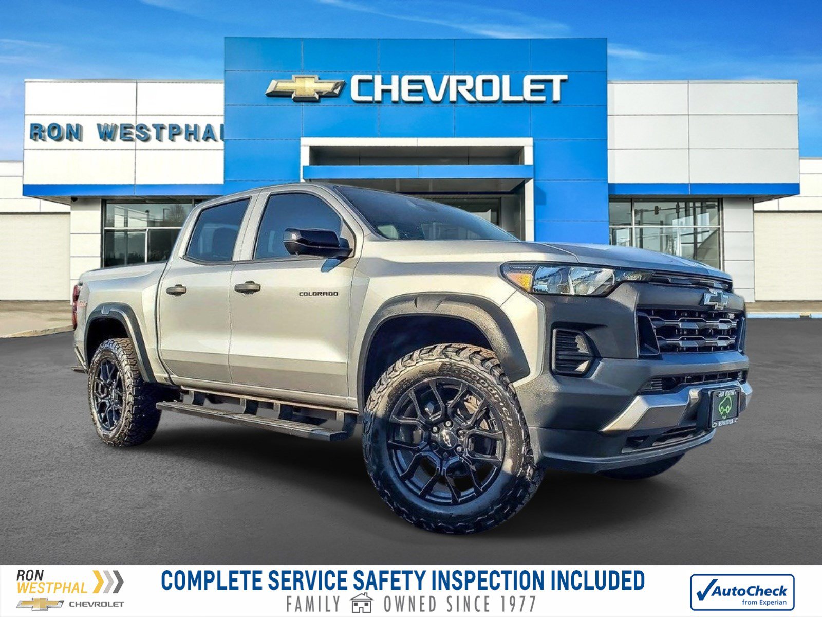 Certified 2024 Chevrolet Colorado Trail Boss w/ LPO, Dark Essentials Package AWD/4WD image 1