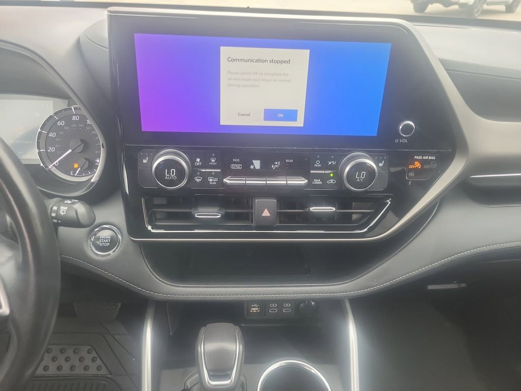 Used 2023 Toyota Highlander XLE image 23