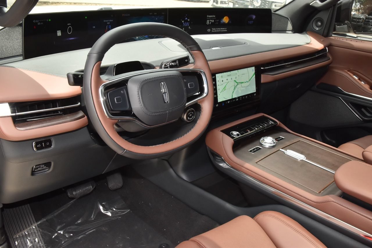 New 2026 Lincoln Navigator L Reserve AWD/4WD image 37