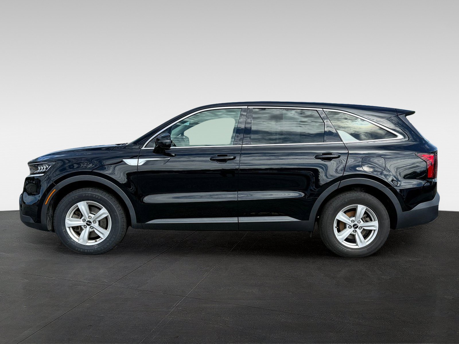 Used 2022 Kia Sorento LX FWD image 8