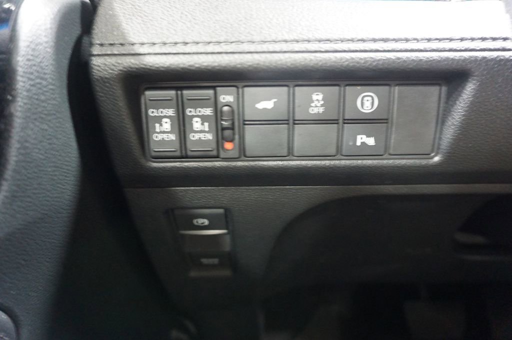 Used 2023 Honda Odyssey Elite image 5