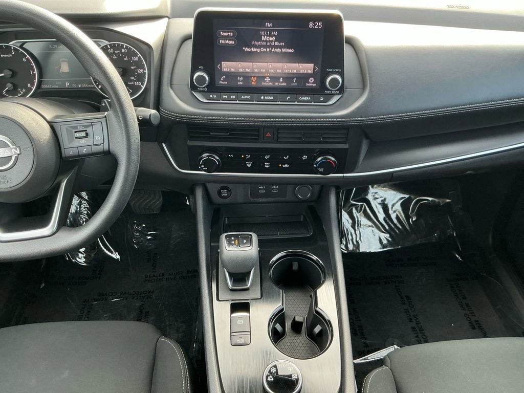 Used 2024 Nissan Rogue S image 11