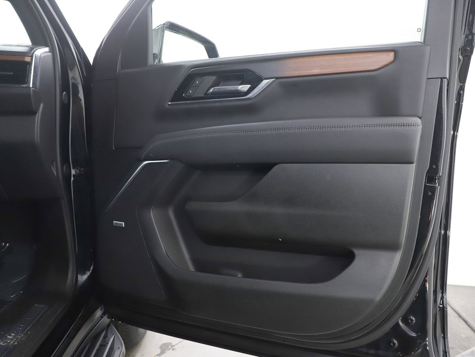 Used 2025 GMC Yukon Denali AWD/4WD image 11