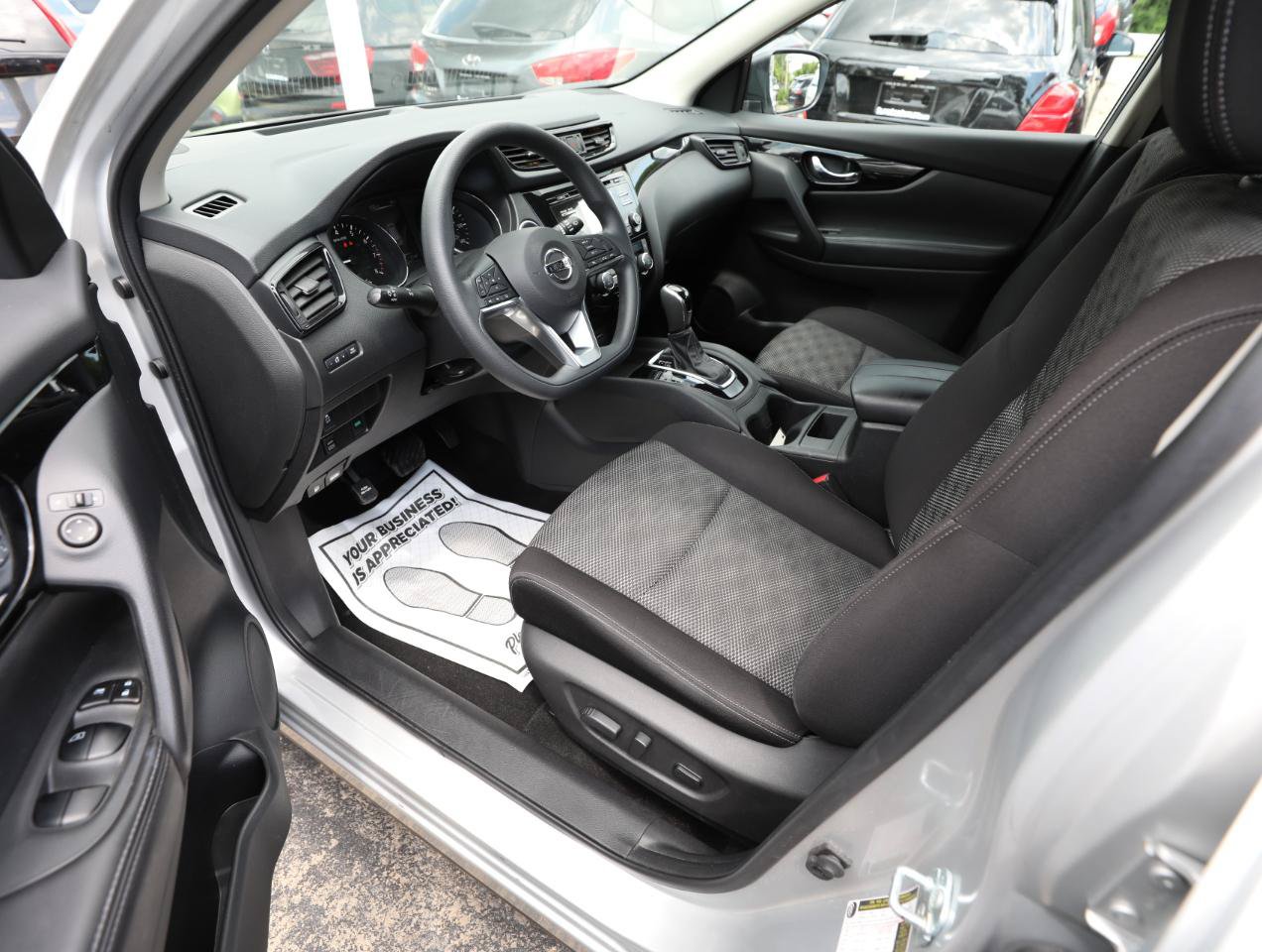 Used 2017 Nissan Rogue Sport SV AWD/4WD image 17