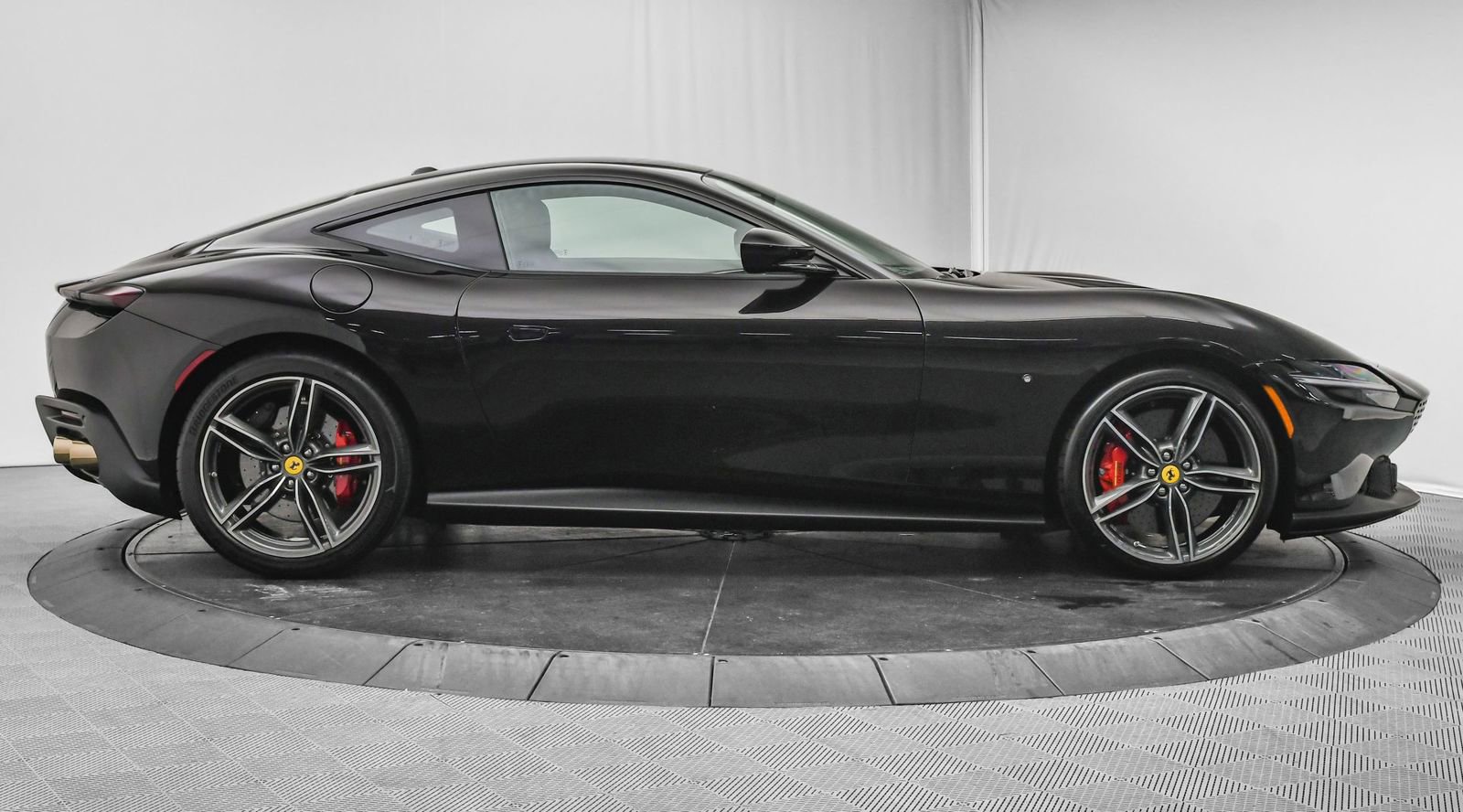 Used 2023 Ferrari Roma image 10