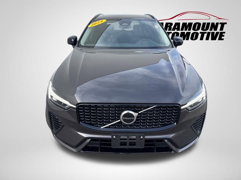 Used 2024 Volvo XC60 B5 Core w/ Protection Package Premier image 2