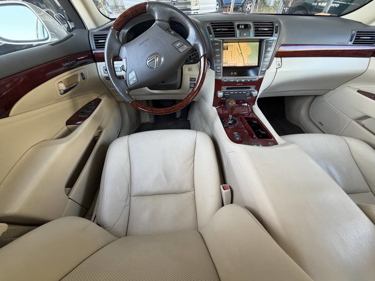 Used 2012 Lexus LS 460 w/ Comfort Pkg RWD image 12