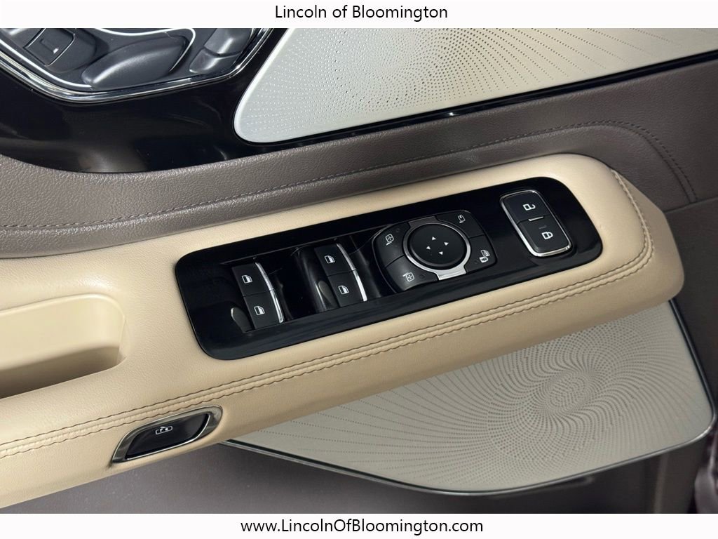 Used 2021 Lincoln Aviator Reserve w/ Equipment Group 202A image 20