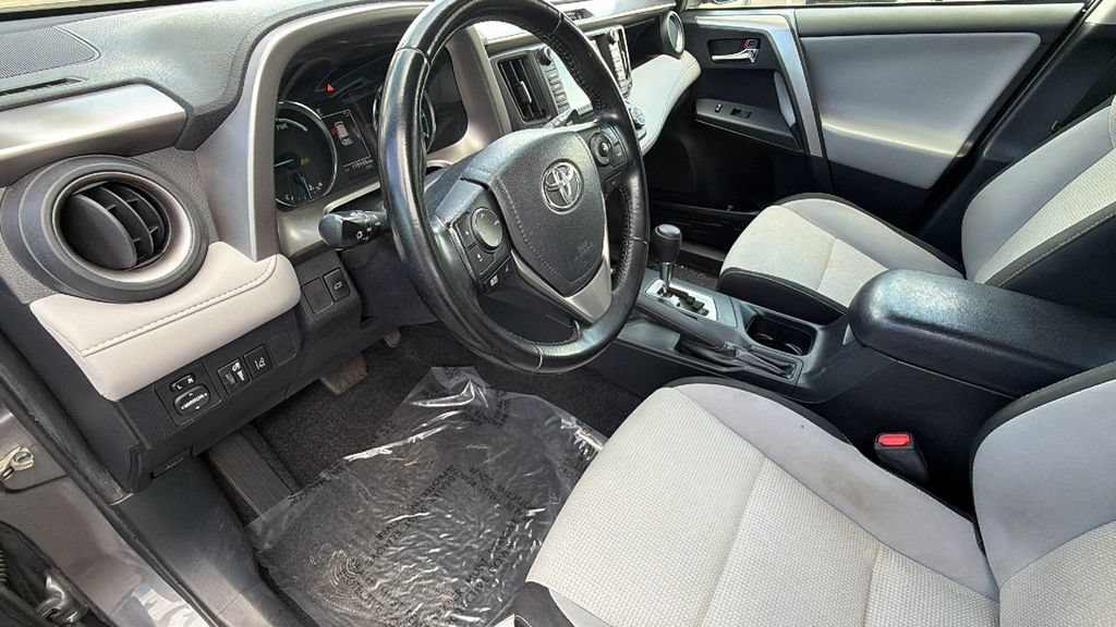 Used 2018 Toyota RAV4 XLE w/ Convenience Package AWD/4WD image 10