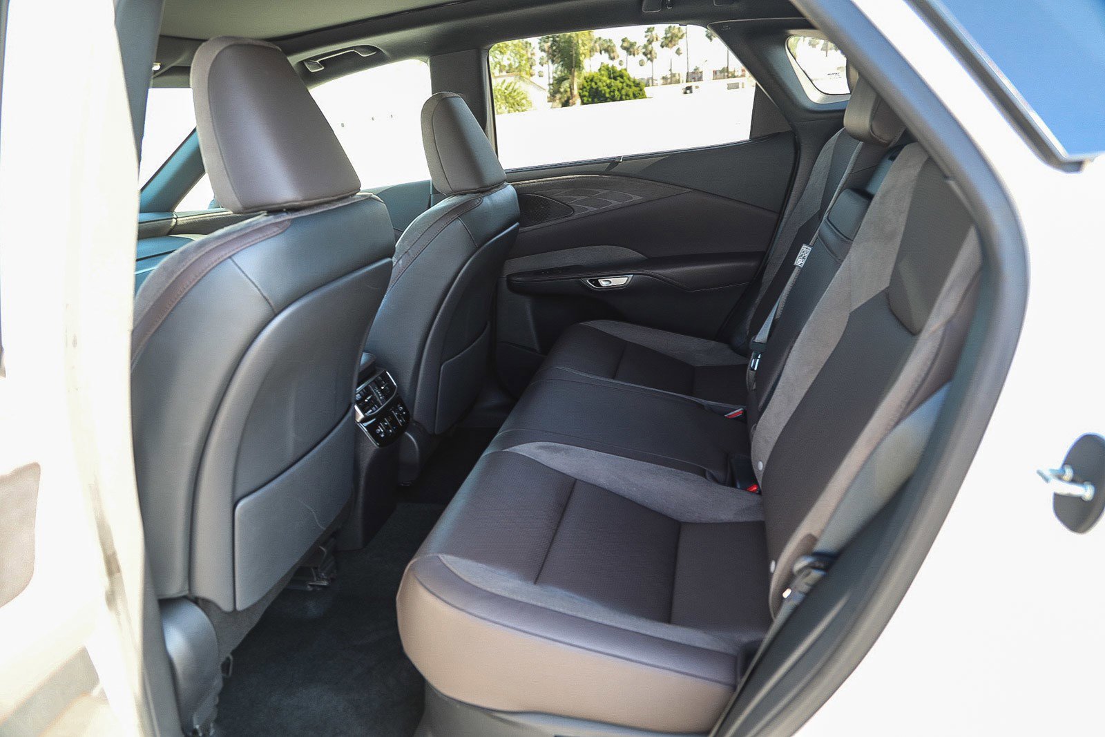 Used 2023 Lexus RX 350 FWD w/ Cold Area Package image 18