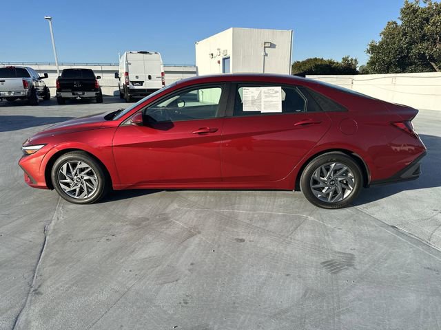 Used 2024 Hyundai Elantra SEL image 31