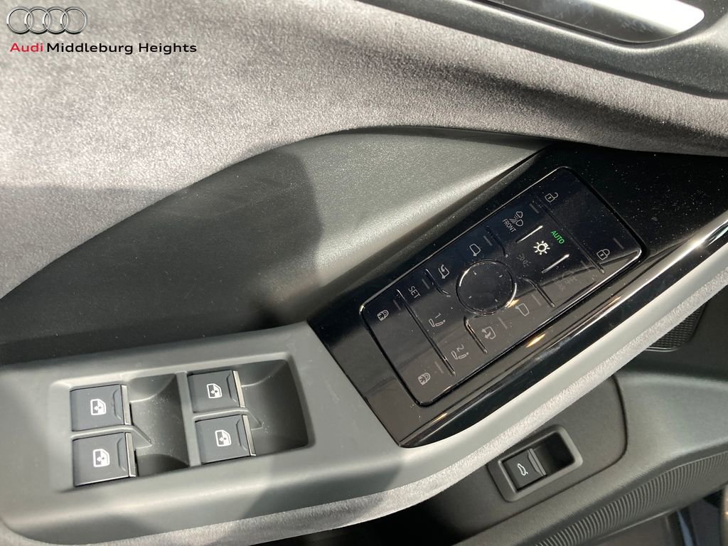 New 2025 Audi SQ6 e-tron Premium Plus image 6