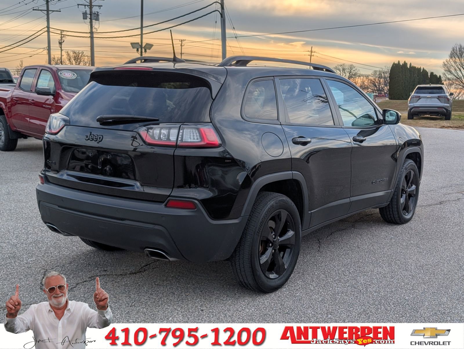 Used 2020 Jeep Cherokee Latitude Plus image 3