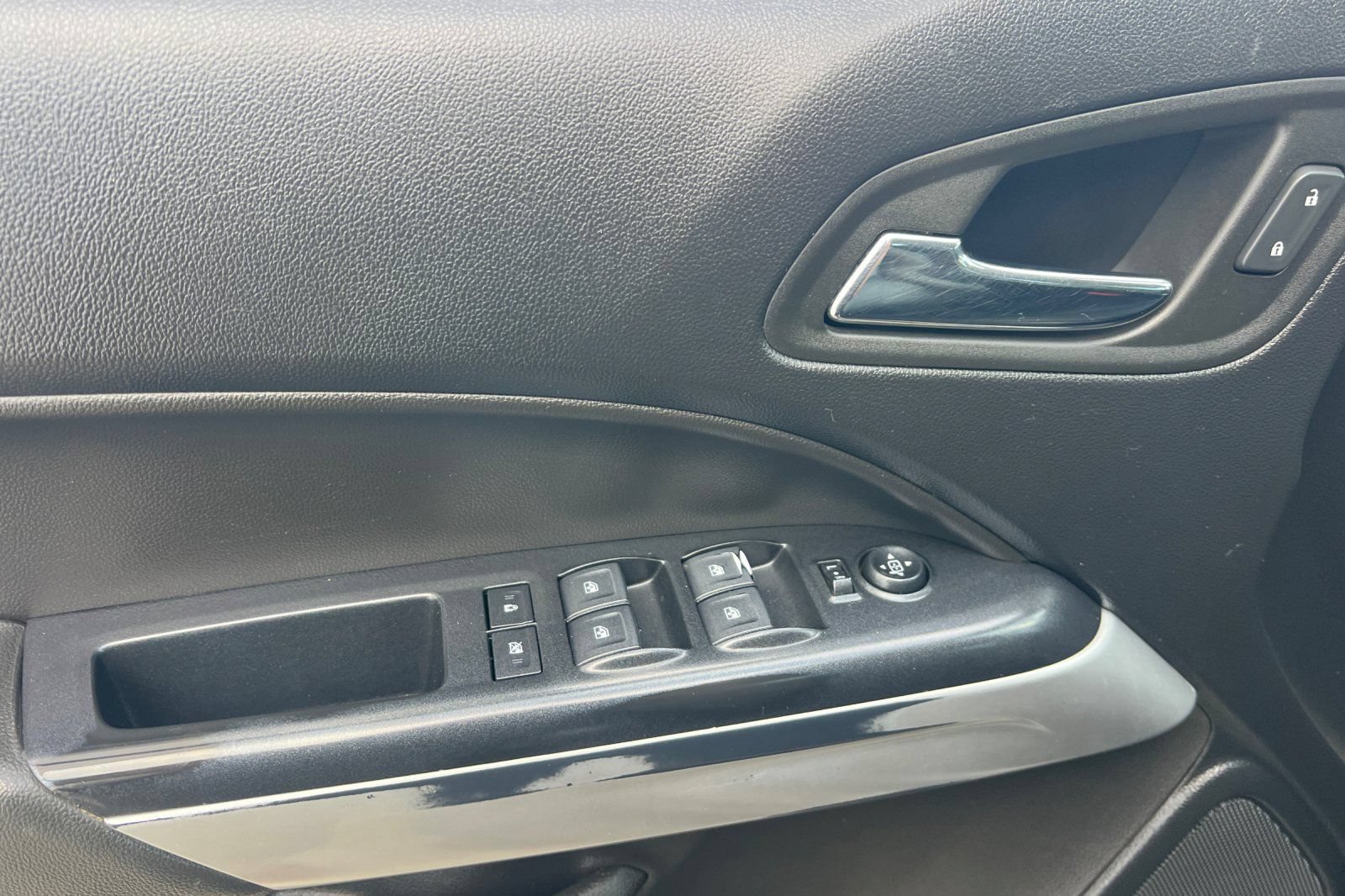 Used 2022 Chevrolet Colorado ZR2 w/ LPO, Door Decal Package AWD/4WD image 8