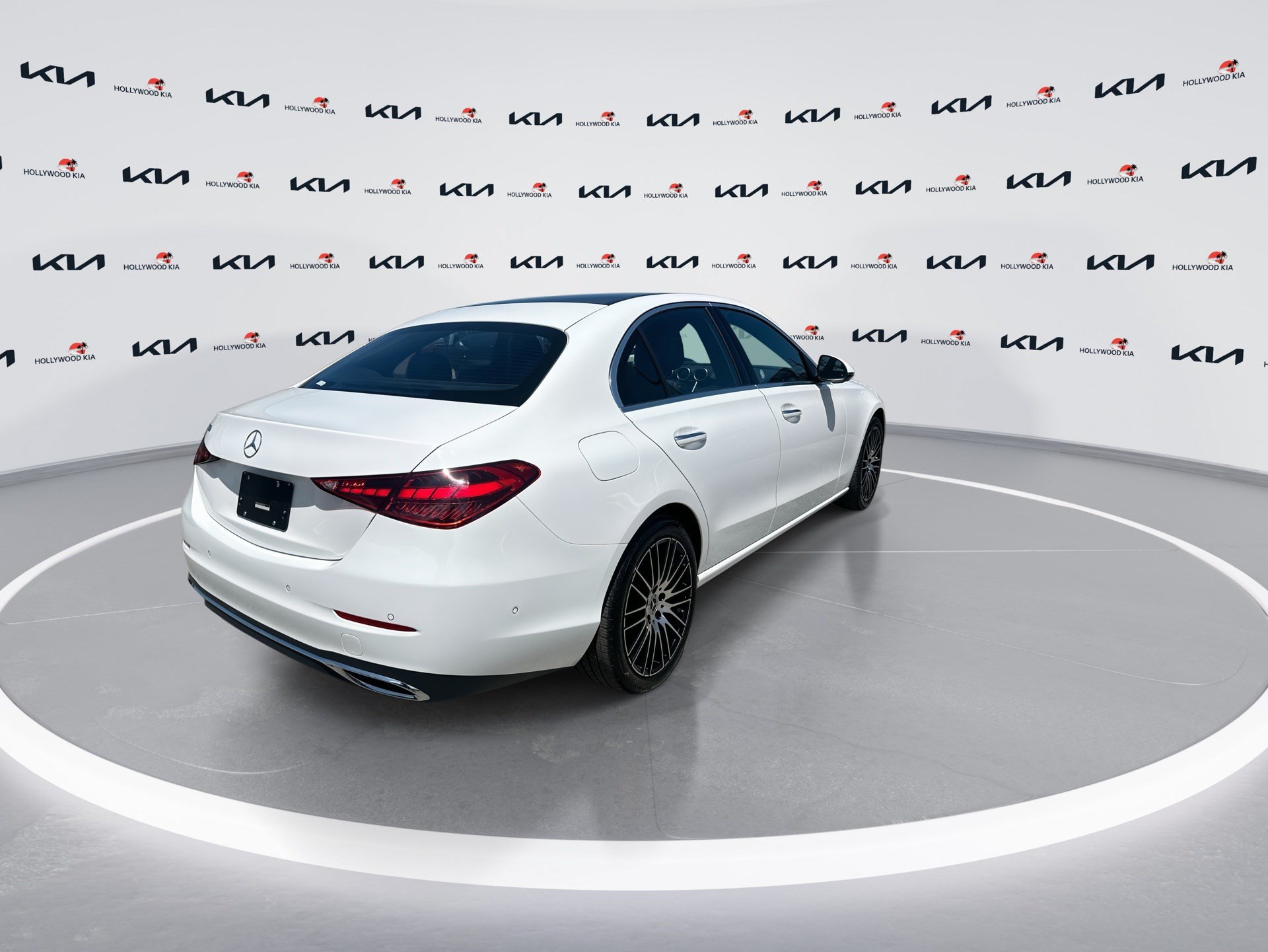 Used 2025 Mercedes-Benz C 300 Sedan image 8