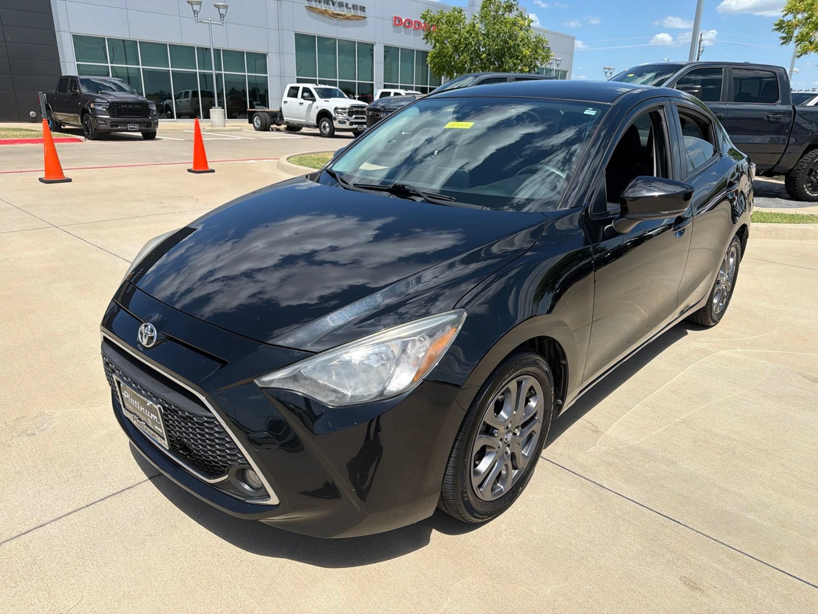 Used 2019 Toyota Yaris LE FWD image 9