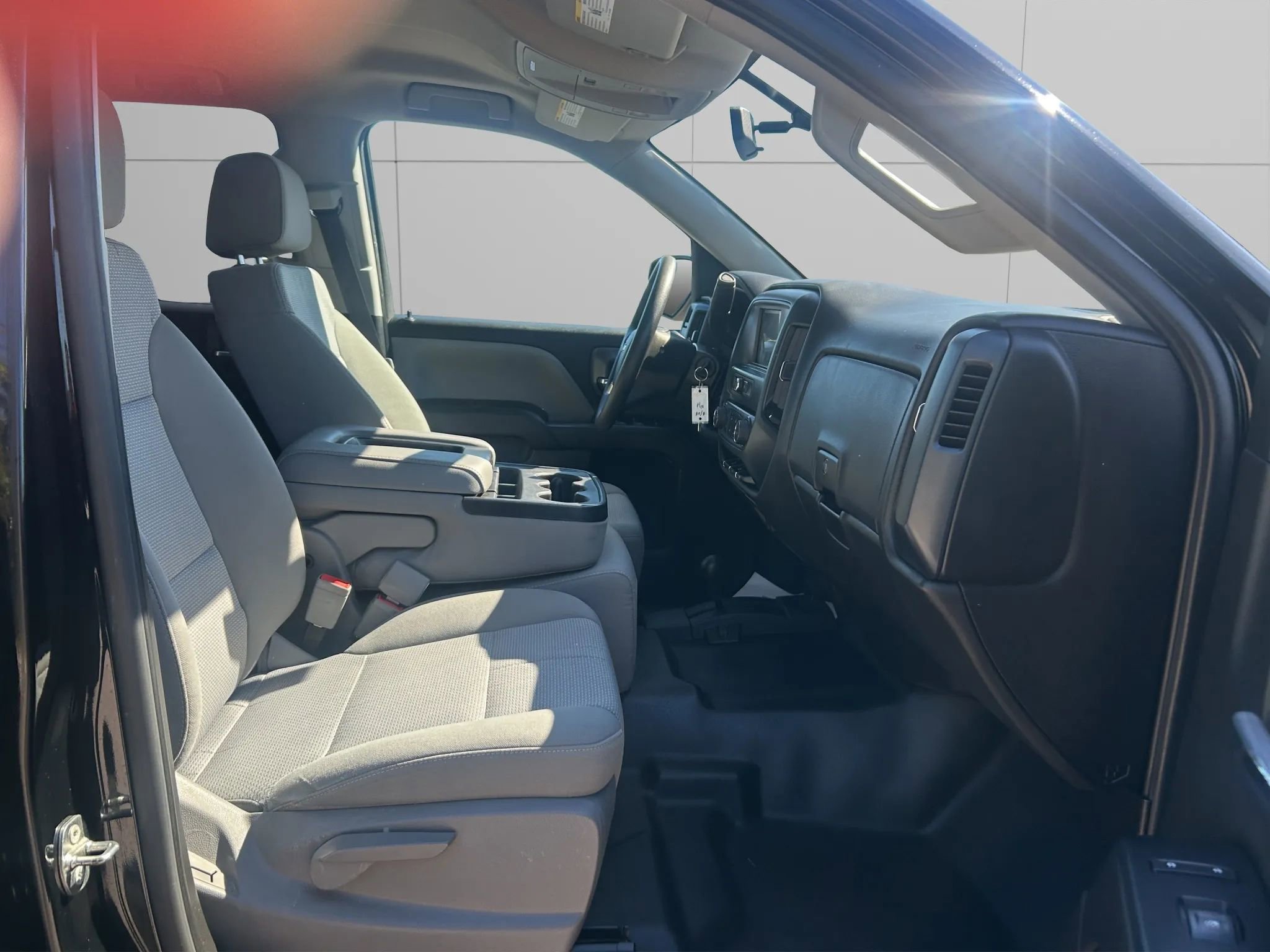 Used 2018 Chevrolet Silverado 1500 Custom w/ Trailering Package AWD/4WD image 13