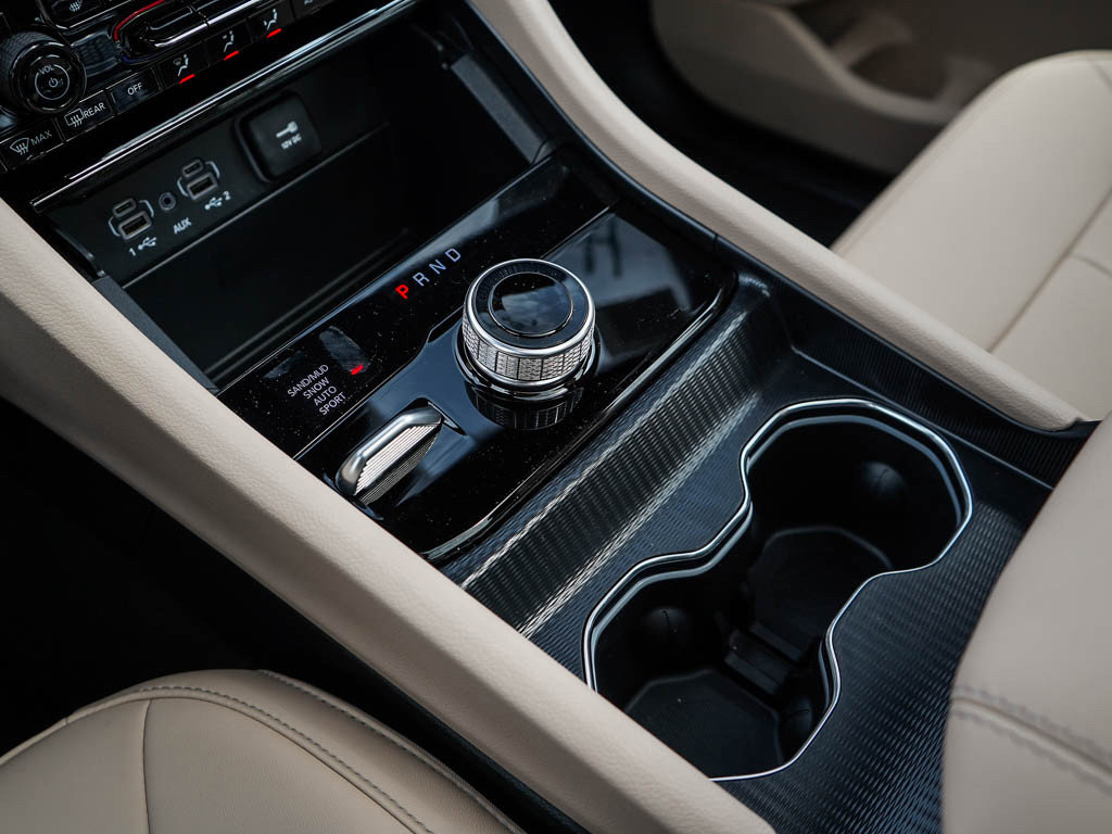 New 2025 Jeep Grand Cherokee L Limited w/ Trailer Tow Package image 27