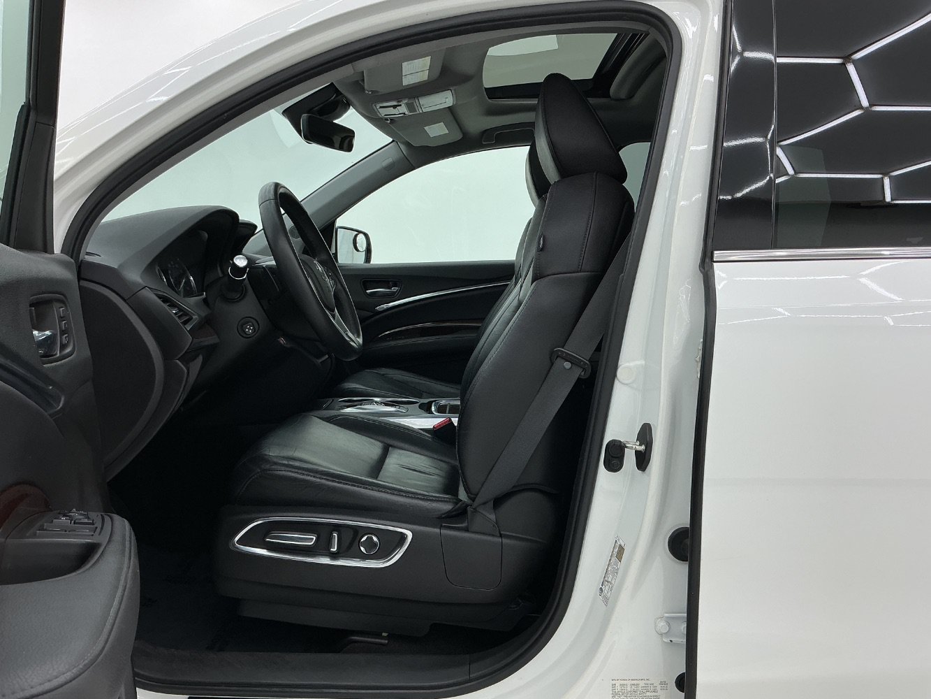 Used 2019 Acura MDX FWD image 14