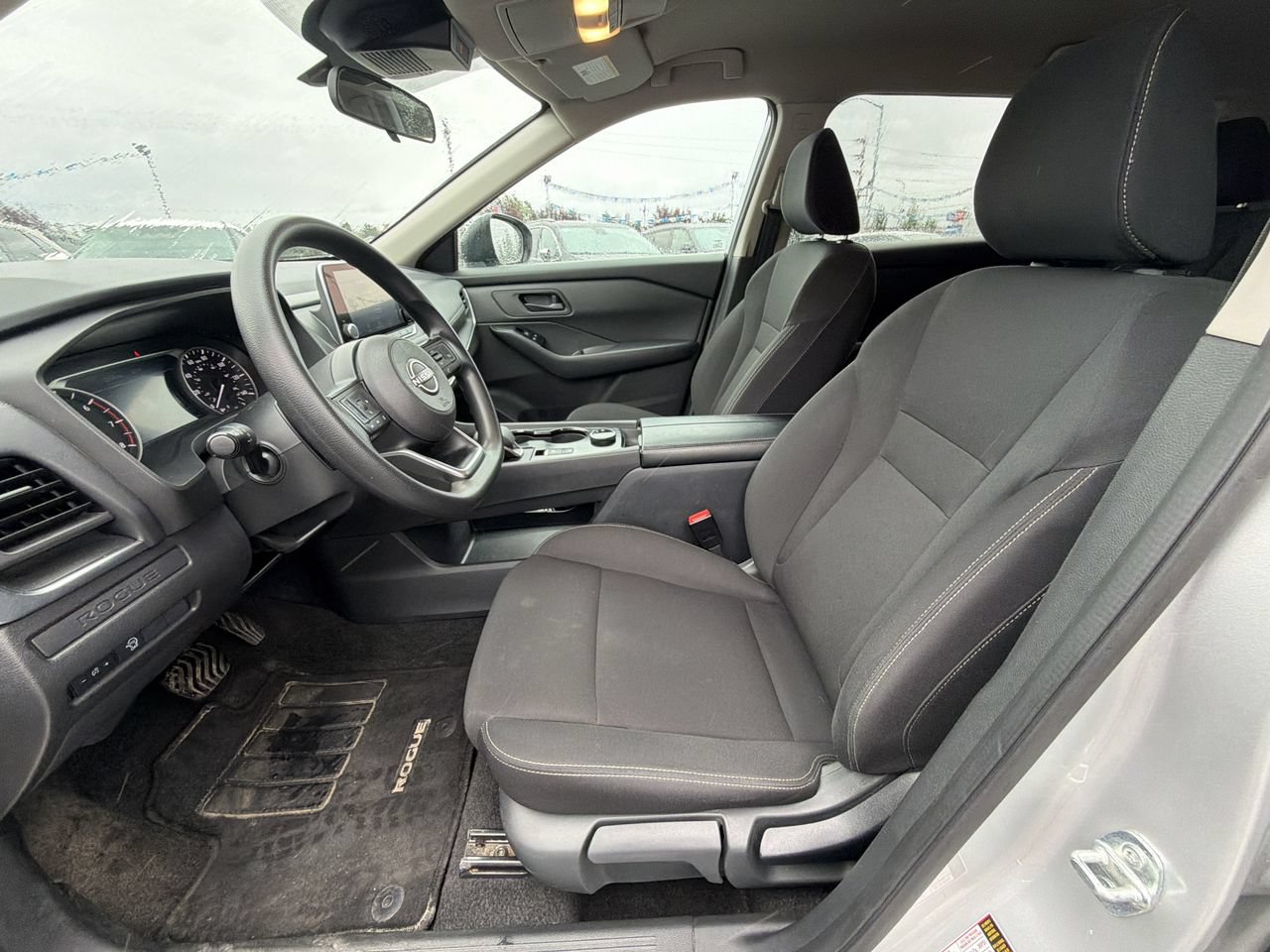 Used 2024 Nissan Rogue S AWD/4WD image 13