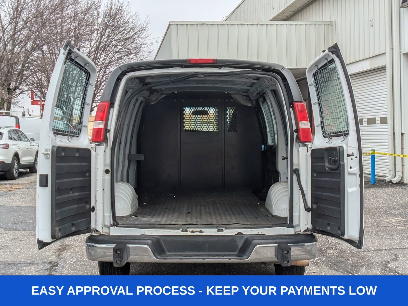 Used 2021 GMC Savana 2500 w/ Driver Convenience Package RWD image 7