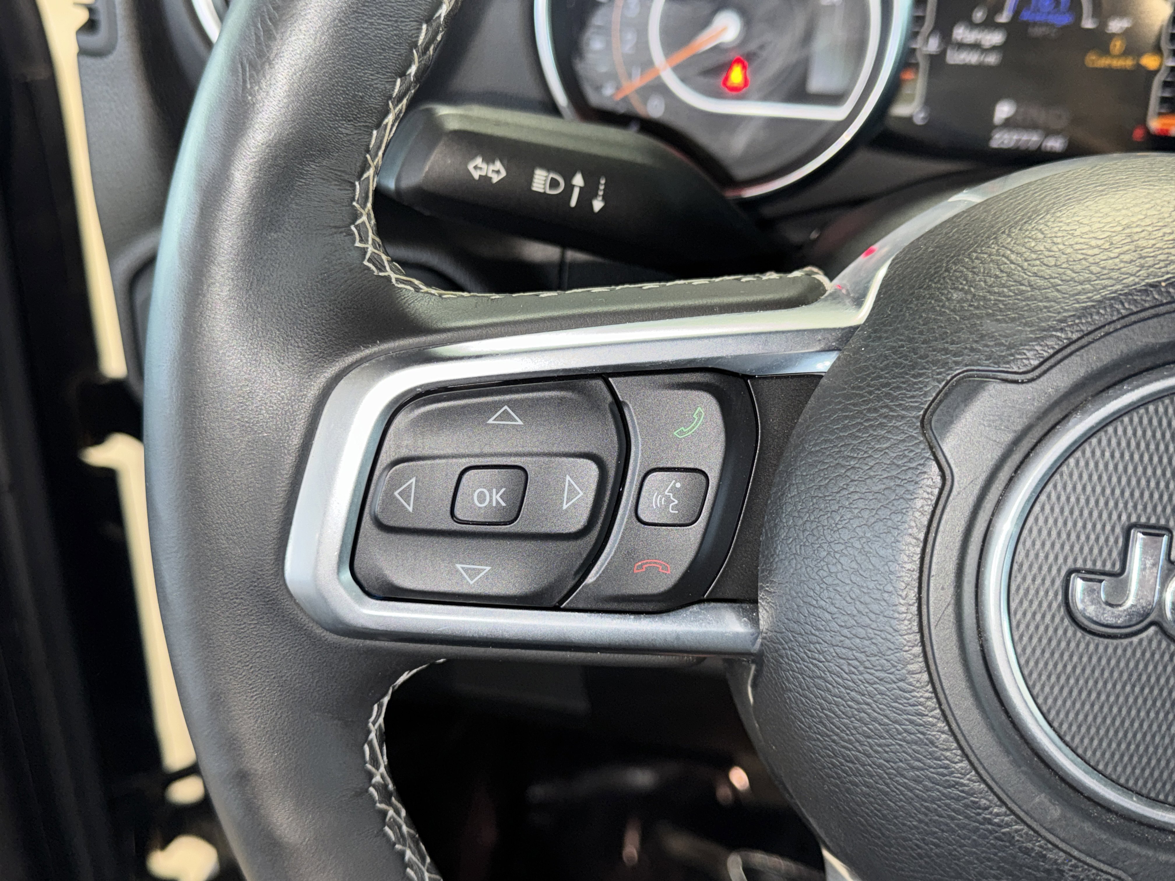 Used 2019 Jeep Wrangler Unlimited Sahara image 21