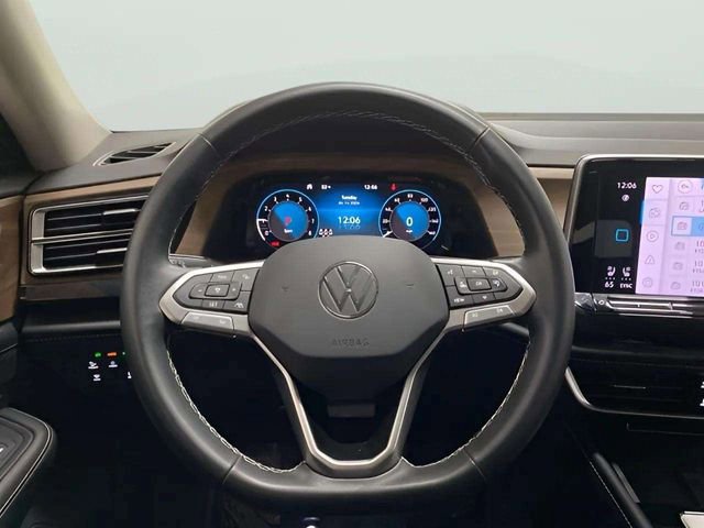 Used 2024 Volkswagen Atlas SE AWD/4WD image 12