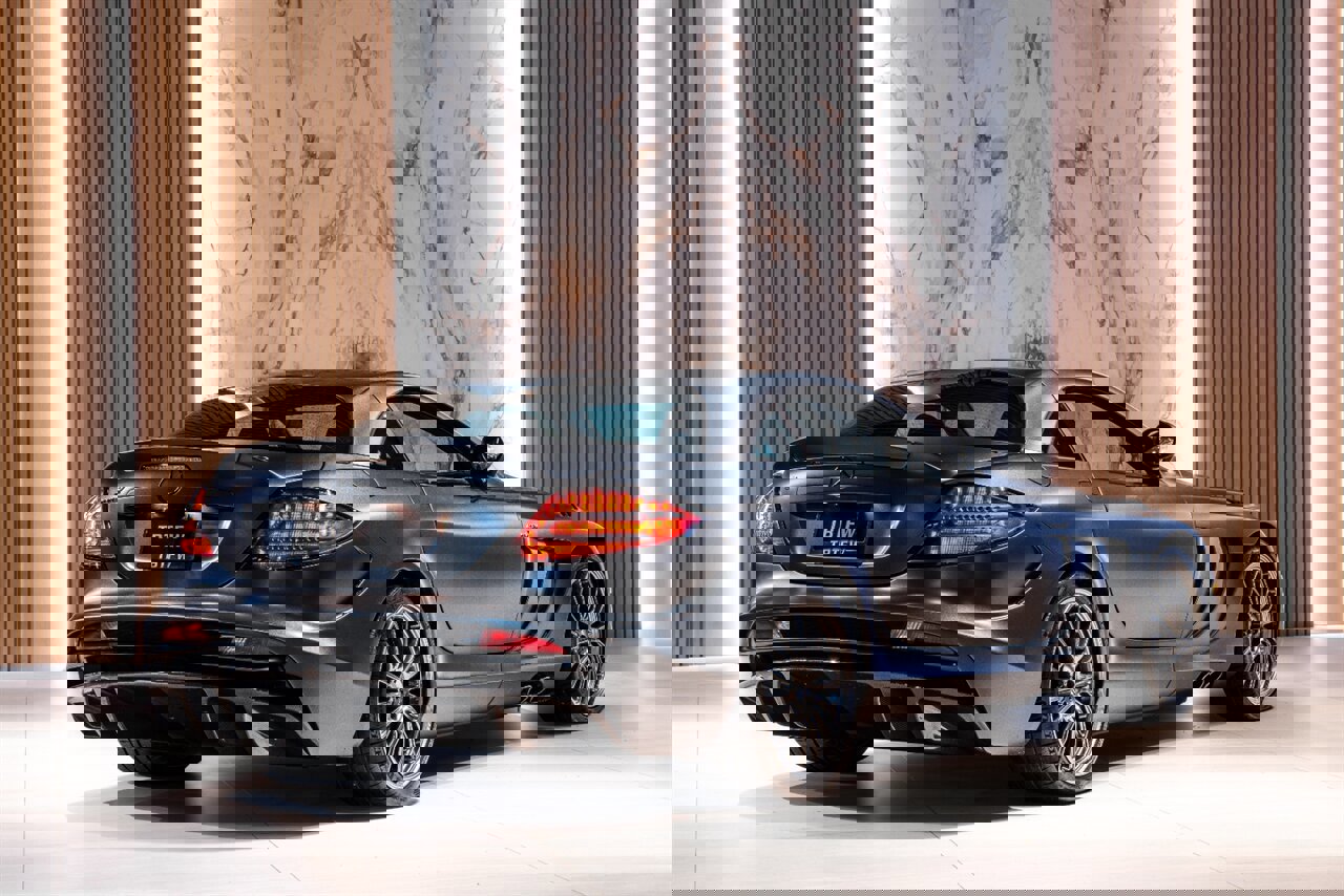 Used 2005 Mercedes-Benz SLR image 3