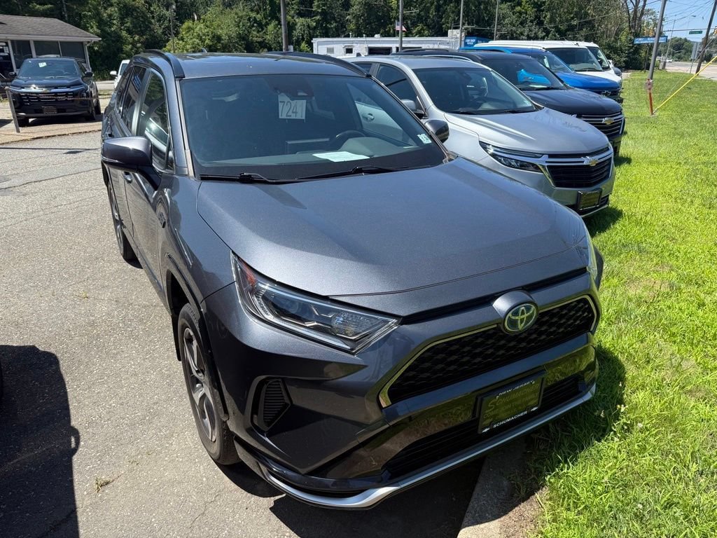 Used 2021 Toyota RAV4 SE w/ Weather & Moonroof Package AWD/4WD image 5