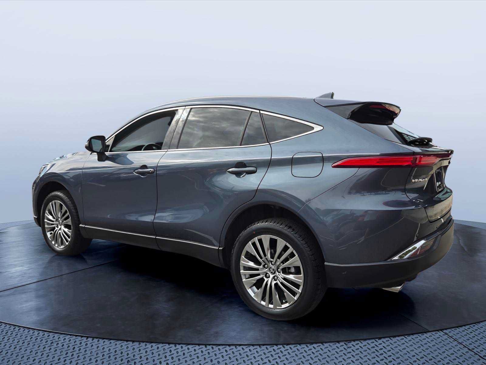 Used 2022 Toyota Venza XLE AWD/4WD image 9