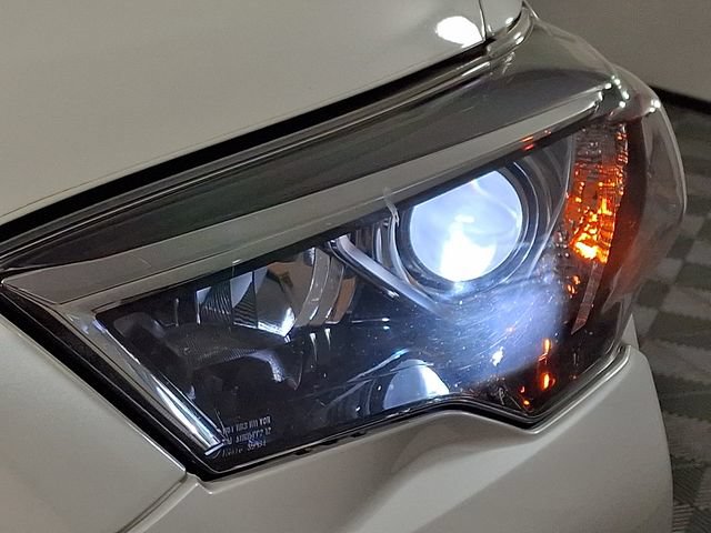 Used 2019 Toyota 4Runner Limited AWD/4WD image 12