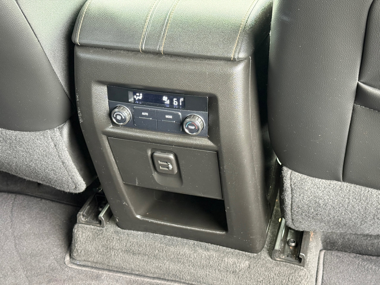 Used 2019 Chevrolet Traverse LT image 43