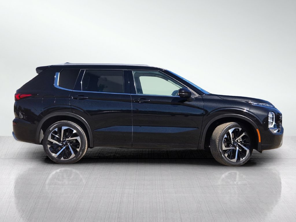 Used 2023 Mitsubishi Outlander SEL FWD image 5