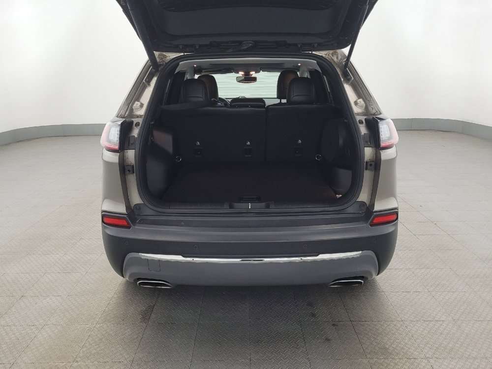 Used 2019 Jeep Cherokee Limited image 29