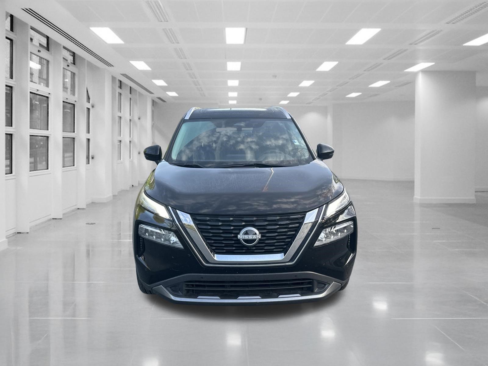 Used 2023 Nissan Rogue SL w/ SL Premium Package image 2