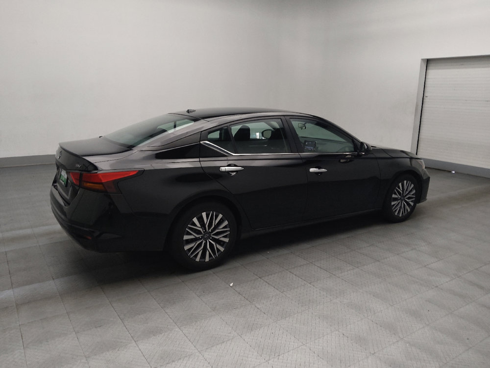 Used 2023 Nissan Altima 2.5 SV image 10