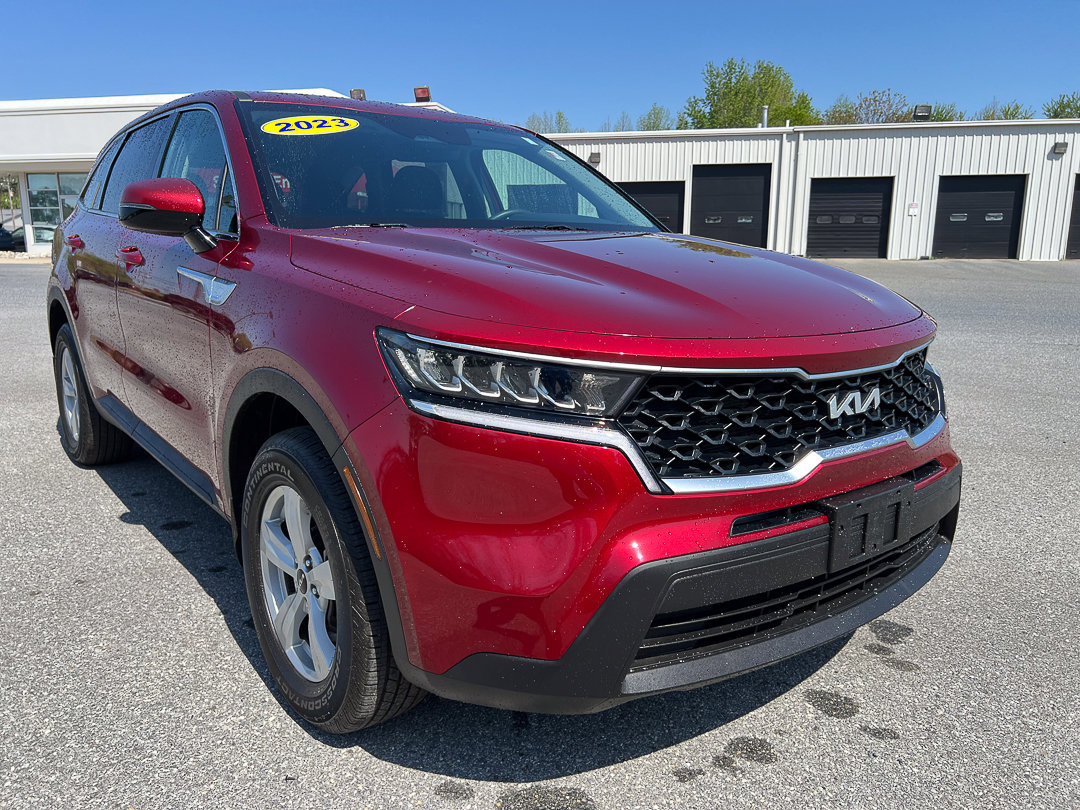 Used 2023 Kia Sorento LX AWD/4WD image 13