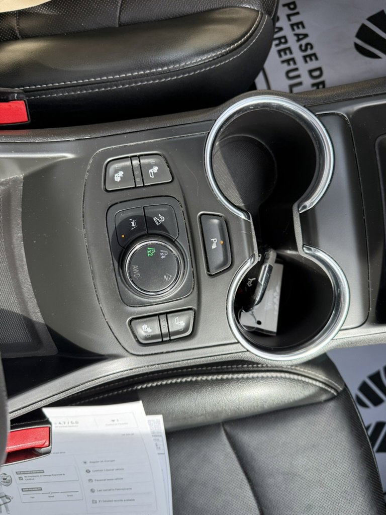 Used 2023 GMC Terrain SLT w/ Tech Package AWD/4WD image 21