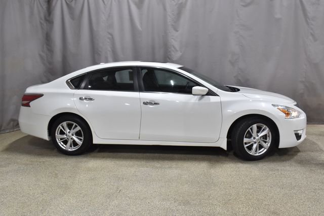Used 2015 Nissan Altima 2.5 SV image 3