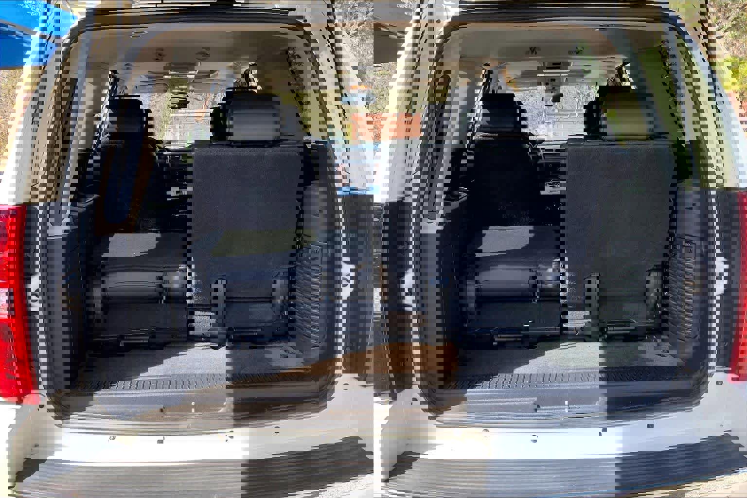 Used 2010 Chevrolet Tahoe LTZ image 34