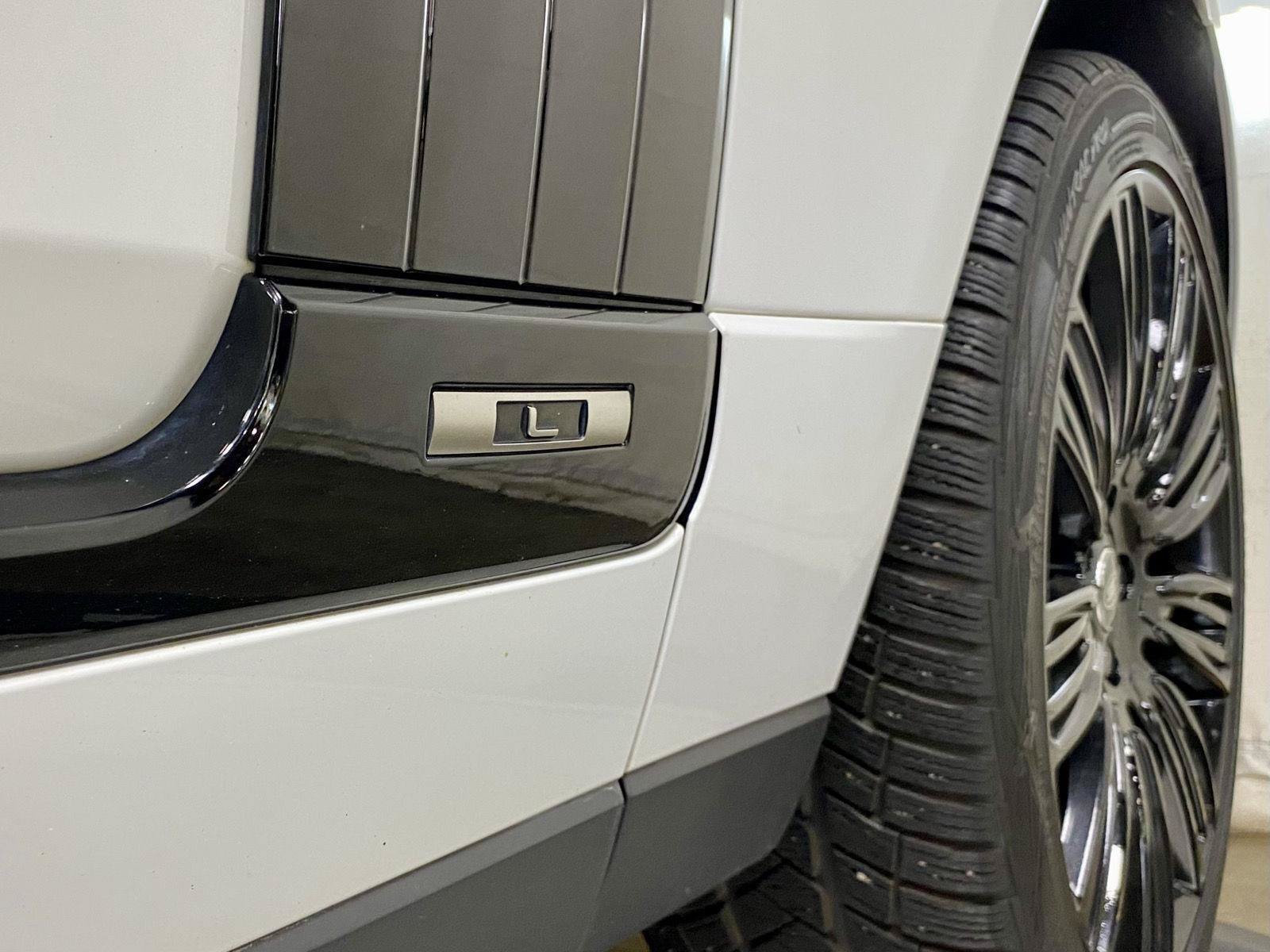 Used 2020 Land Rover Range Rover Long Wheelbase HSE AWD/4WD image 12