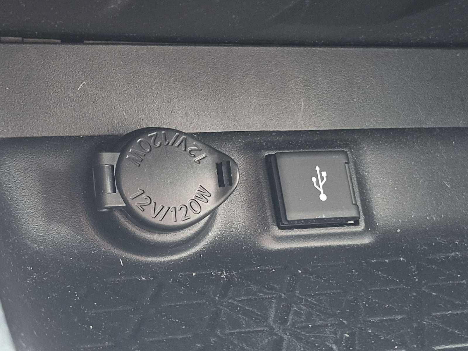 Used 2021 Toyota RAV4 XLE w/ Convenience Package AWD/4WD image 30
