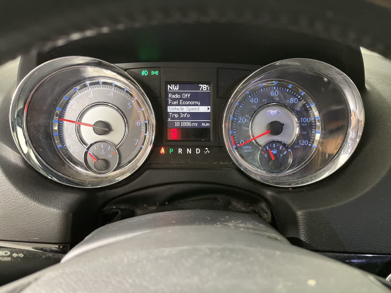 Used 2014 Chrysler Town & Country Touring-L FWD image 17