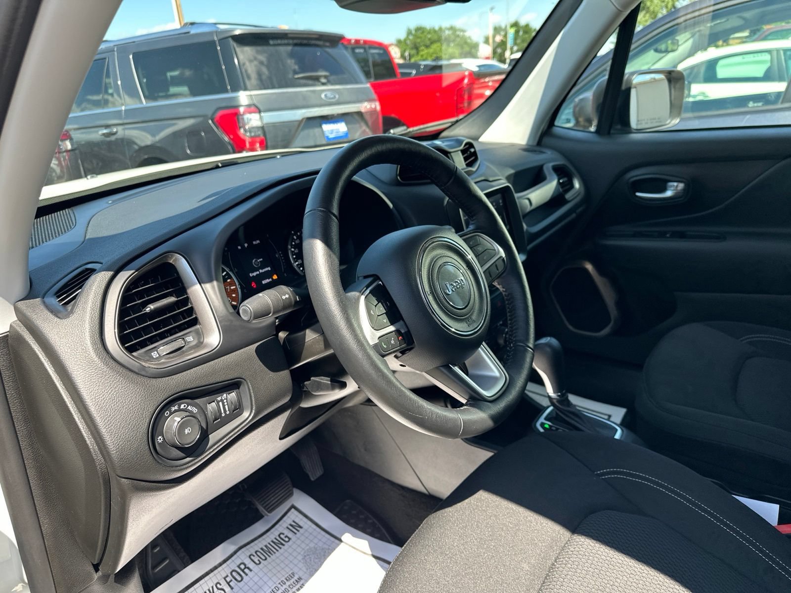 Used 2023 Jeep Renegade Latitude w/ Premium Group AWD/4WD image 12
