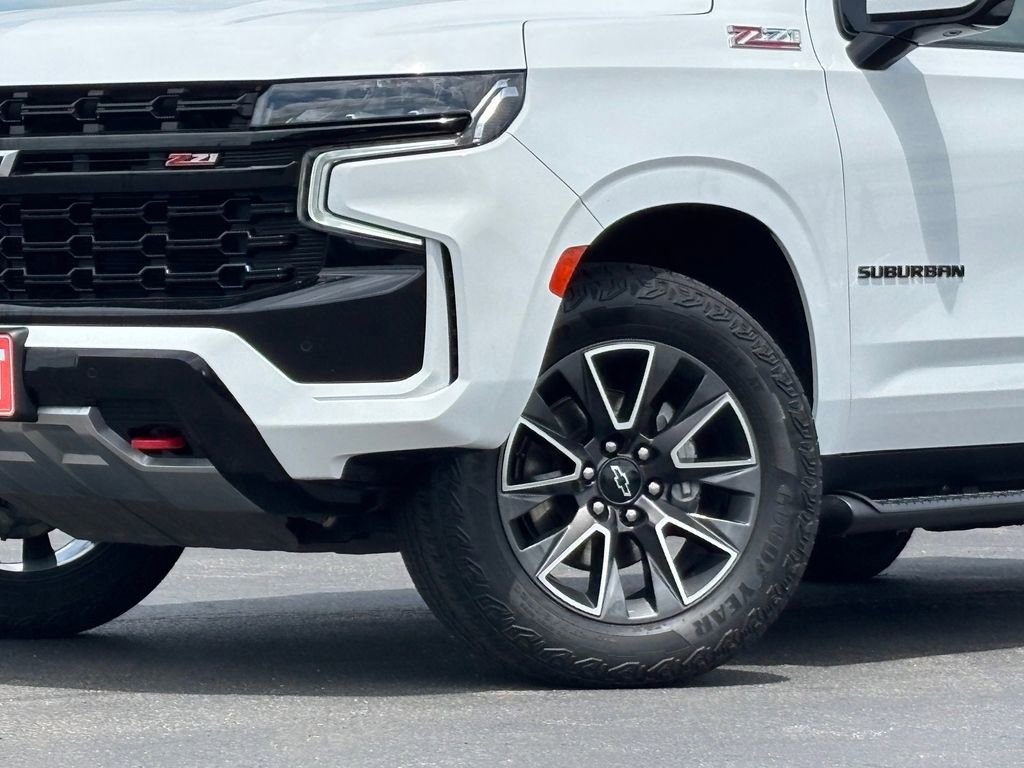 Certified 2023 Chevrolet Suburban Z71 w/ Luxury Package AWD/4WD image 2