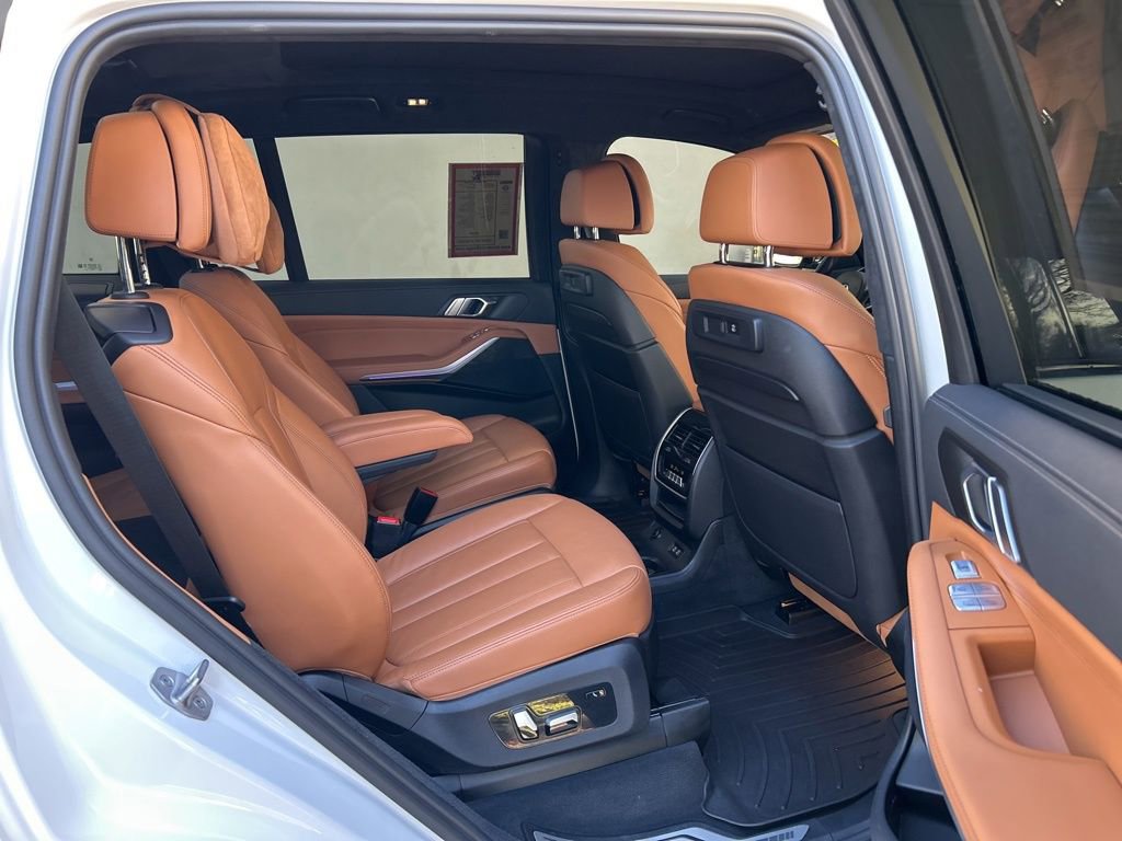 Used 2022 BMW X7 xDrive40i w/ M Sport Package image 26