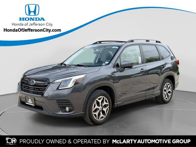 Used 2023 Subaru Forester Premium image 1