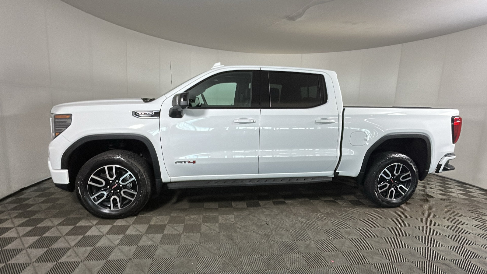 New 2026 GMC Sierra 1500 AT4 w/ AT4 Premium Package AWD/4WD image 7
