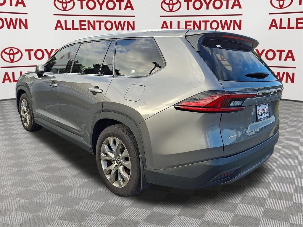 Used 2025 Toyota Grand Highlander AWD image 4