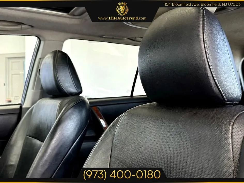 Used 2012 Toyota Highlander Limited w/ Tow Pkg image 10